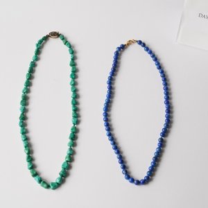 Vier Chinese colliers in jade, lapis lazuli en turkoois, 19/20e eeuw — foto 4