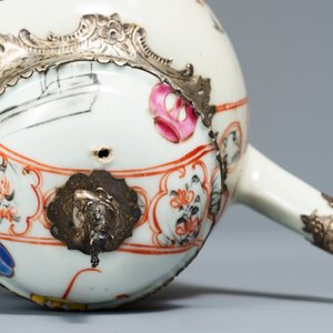 Vier Chinese famille rose en blauwwitte kannen en theepotten, Kangxi/Qianlong — foto 14