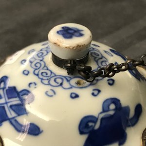Vier Chinese famille rose en blauwwitte kannen en theepotten, Kangxi/Qianlong — foto 32