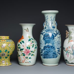 Vier Chinese famille rose en celadon vazen, 19/20e eeuw — foto 2