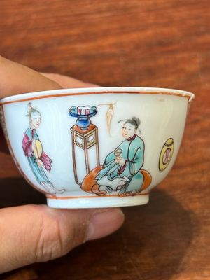 Vier Chinese famille rose en ijzerrode koppen en schotels, Yongzheng/Qianlong — foto 32