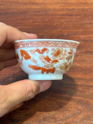 Vier Chinese famille rose en ijzerrode koppen en schotels, Yongzheng/Qianlong — foto 40