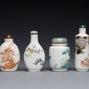 Vier Chinese famille rose en verte snuifflessen, 19e eeuw — foto 3