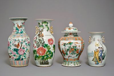 Vier Chinese famille rose en verte vazen, 19/20e eeuw