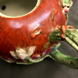 Vier Chinese famille rose, verte en Imari-stijl theepotten en een theebus, Kangxi en later — foto 17