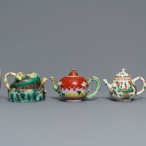 Vier Chinese famille rose, verte en Imari-stijl theepotten en een theebus, Kangxi en later — foto 3