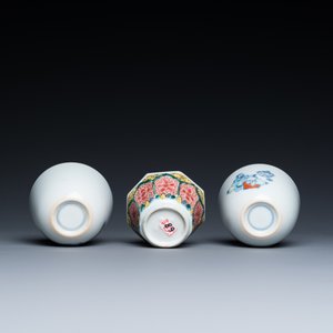 Vier Chinese schotels en drie koppen in blauw-wit, doucai en famille rose porselein, Kangxi en later — foto 9