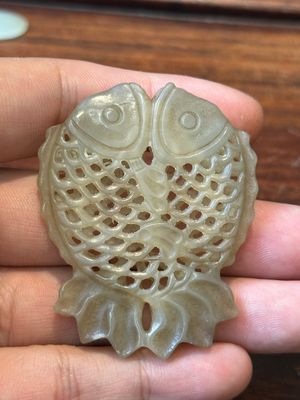 Vier Chinese snijwerken in witte, celadon en roodbruine jade, Qing — foto 8