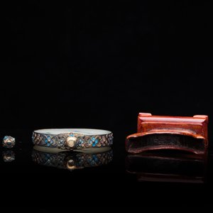 Vier Chinese snuifflessen in jade met ingelegde zilveren monturen, 19/20e eeuw — foto 15