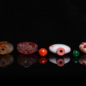 Vier Chinese snuifflessen in meerlagig glas en agaat, 19/20e eeuw — foto 6