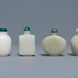 Vier Chinese snuifflessen in witte en celadon jade, 19/20e eeuw — foto 2