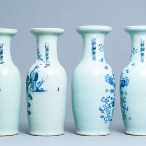 Vier Chinese vazen met blauw-wit decor op celadon fondkleur, 19e eeuw — foto 4