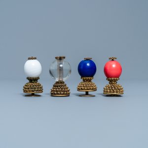Vier Chinese verguld bronzen hoedentoppen, Qing — foto 5