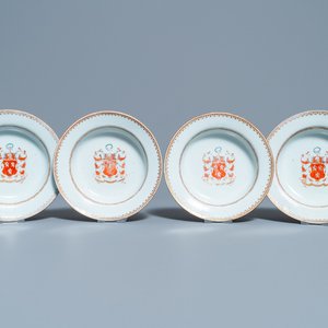 Vier diepe Chinese borden met het wapen van Ross of Balnagowan voor de Schotse markt, Qianlong — foto 1