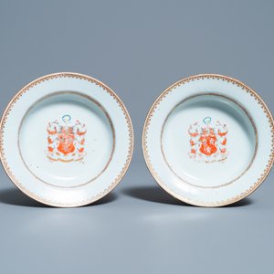 Vier diepe Chinese borden met het wapen van Ross of Balnagowan voor de Schotse markt, Qianlong — foto 2
