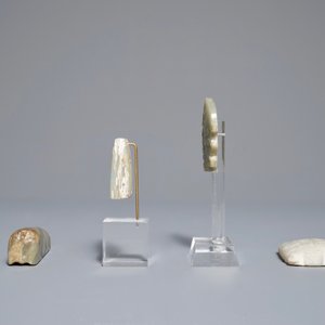 Vier diverse Chinese archaïsche snijstukken, 19/20e eeuw — foto 2