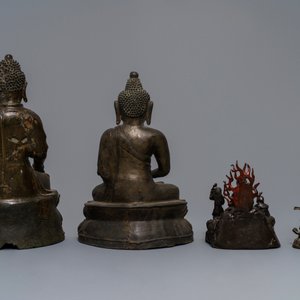 Vier diverse Chinese en Tibetaanse bronzen beelden, 18/19e eeuw — foto 3
