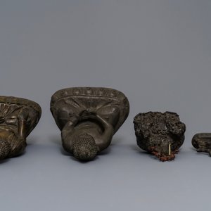 Vier diverse Chinese en Tibetaanse bronzen beelden, 18/19e eeuw — foto 7