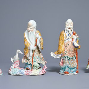 Vier diverse Chinese famille rose figuren, drie met zegelmerk, 19/20e eeuw — foto 2