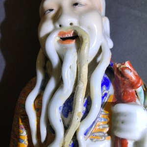 Vier diverse Chinese famille rose figuren, drie met zegelmerk, 19/20e eeuw — foto 8