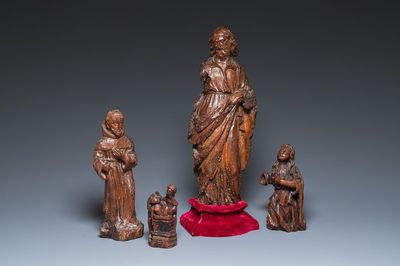 Vier diverse religieuze houten sculpturen, 16/17e eeuw