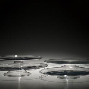 Vier Engelse glazen tazza op lage voet, 19e eeuw — foto 1