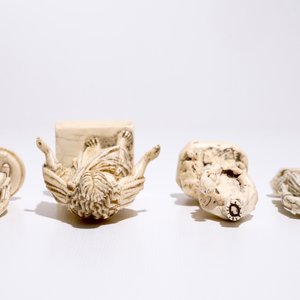 Vier ivoren sculpuren, een miniatuur reisaltaar en een thermometer, Dieppe en andere ateliers, 19e eeuw — foto 6