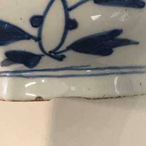 Vier kleine blauwwitte en kasjmier palet Delftse vaasjes, eind 17e eeuw — foto 14