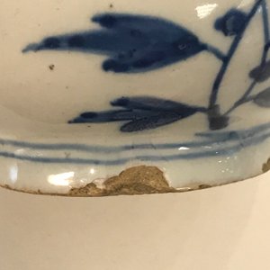 Vier kleine blauwwitte en kasjmier palet Delftse vaasjes, eind 17e eeuw — foto 17