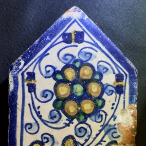 Vier majolica tegels uit de kapel van Fère-en-Tardenois, atelier Guido Andries, Antwerpen, ca. 1530 — foto 17