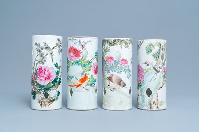 Vier opengewerkte Chinese qianjiang cai hoedensteunen, 19/20e eeuw