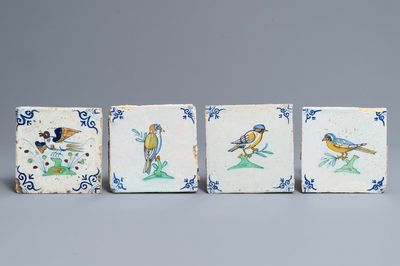 Vier polychrome Delftse tegels met vogels, 17e eeuw
