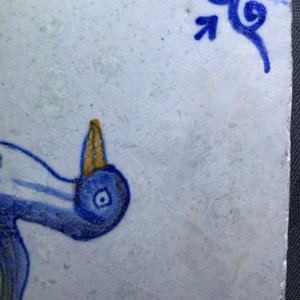 Vier polychrome Delftse tegels met vogels, 17e eeuw — foto 17