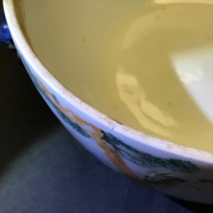 Vier stukken Chinees famille rose en grisaille porselein, 19/20e eeuw — foto 24