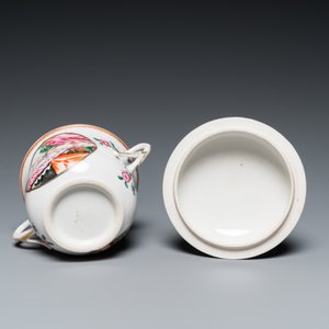 Vier stukken Chinees famille rose exportporselein met mythologische en romantische decors, Qianlong — foto 15