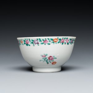 Vier stukken Chinees famille rose exportporselein met mythologische en romantische decors, Qianlong — foto 6
