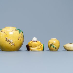 Vier stukken in Chinees verte biscuit, 19/20e eeuw — foto 4