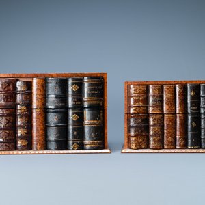 Vier trompe-l'oeil opbergdozen gemaakt van oude boekbanden, Frankrijk, 20e eeuw — foto 2