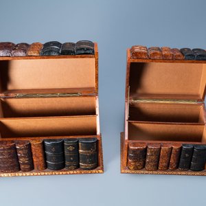 Vier trompe-l'oeil opbergdozen gemaakt van oude boekbanden, Frankrijk, 20e eeuw — foto 8