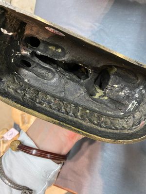Vijf Aziatische sculpturen in albast, brons en koper, 19/20e eeuw — foto 20
