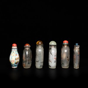 Vijf Chinese binnenin beschilderde glazen snuifflessen en één in Canton of Peking email, 19/20e eeuw — foto 5