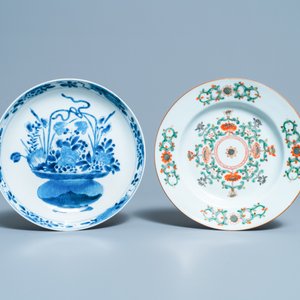 Vijf Chinese blauw-witte borden en één in famille verte, Kangxi — foto 6
