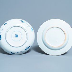 Vijf Chinese blauw-witte borden en één in famille verte, Kangxi — foto 7