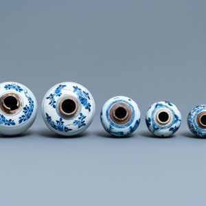 Vijf Chinese blauw-witte gemberpotten, Kangxi — foto 6