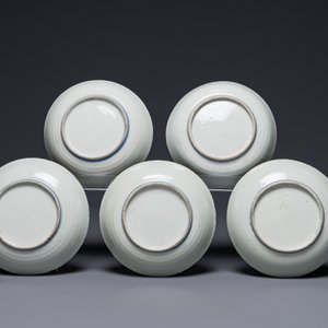 Vijf Chinese blauw-witte ko-sometsuke borden met een garnaal voor de Japanse markt, Tianqi — foto 2