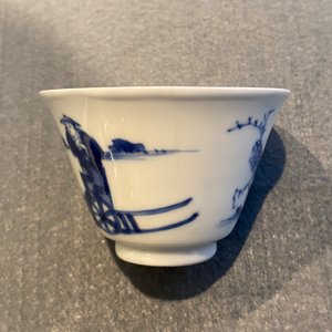 Vijf Chinese blauw-witte koppen en schotels, Chenghua merk, Kangxi — foto 21