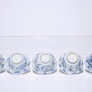Vijf Chinese blauw-witte kraak porseleinen kommen, Ming, Wanli — foto 7