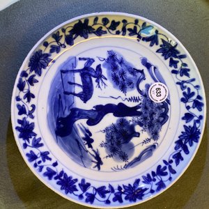 Vijf Chinese blauw-witte kraakporseleinen borden met herten en sprinkhanen, Wanli — foto 14