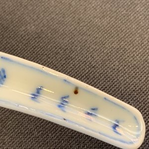 Vijf Chinese blauw-witte lepels met landschappen, 19e eeuw — foto 10