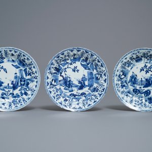 Vijf Chinese blauw-witte 'Romance of the Western Chamber' borden, Kangxi — foto 4